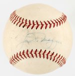 JOE DiMAGGIO (HOF) SINGLE-SIGNED BASEBALL.