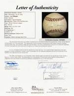 JOE DiMAGGIO (HOF) SINGLE-SIGNED BASEBALL.