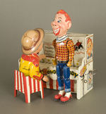 “UNIQUE ART DOIN’ THE HOWDY DOODY WITH BOB SMITH AND HOWDY DOODY” BOXED WINDUP.