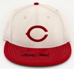 JOHNNY BENCH (HOF) SIGNED CINCINNATI REDS BASEBALL CAP.