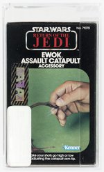 STAR WARS: RETURN OF THE JEDI (1984) - EWOK ASSAULT CATAPULT AFA 90 NM+/MINT.