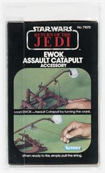 STAR WARS: RETURN OF THE JEDI (1984) - EWOK ASSAULT CATAPULT AFA 90 NM+/MINT.
