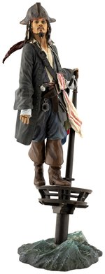 CAPTAIN JACK SPARROW LARGE RESIN STATUE IN BOX.