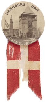 PANAMA-PACIFIC EXPO BUTTON W/RIBBON FOR DANMARKS DAG/P.P.I.E.-5 JUNI 1915.