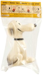 PEANUTS - SNOOPY BAGGED VINYL FIGURE.