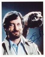 STEVEN SPIELBERG SIGNED E.T. THE EXTRA-TERRESTRIAL PHOTO.