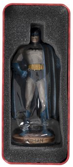 DARK HORSE/DC DIRECT CLASSIC SUPERHEROES STATUE/BUTTON TIN SET BATMAN.