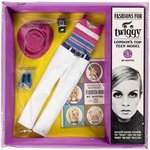 TWIGGY BOXED DOLL FASHIONS SET (TWIGGY GEAR).