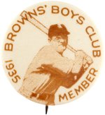 1935 BROWNS' BOYS CLUB MEMBER BUTTON FEATURING ROGERS HORNSBY (HOF).