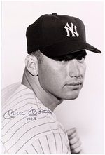 MICKEY MANTLE (HOF) SIGNED OVERSIZED PHOTO.