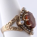 14KT YELLOW GOLD VICTORIAN GARNET AND PEARL RING.