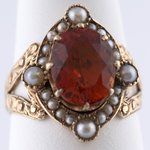 14KT YELLOW GOLD VICTORIAN GARNET AND PEARL RING.