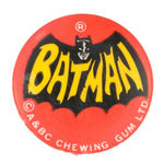 BATMAN LOGO ENGLISH ISSUE CHEWING GUM PREMIUM BUTTON.