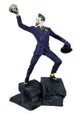 "THE JOKER" STATUE.