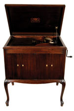 VICTOR VICTROLA VV-210 CABINET PHONOGRAPH.