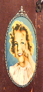 SHIRLEY TEMPLE CARRY CASE.