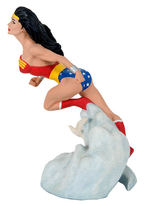 "WONDER WOMAN" STATUE.