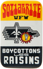 FARM WORKERS UNION BOYCOTT BUTTONS FOR GRAPES, RAISINS AND LETTUCE.