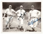 TORONTO MAPLE LEAFS PLAYERS EDDIE MORGAN/FRANK COLMAN/AL RUBELING 1941 SIGNED PHOTO.