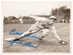 DICK SISLER AUTOGRAPHED 1939 VINTAGE PHOTO.