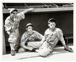 1939 ST. LOUIS CARDINALS PITCHER LON WARNEKE/CATCHER MICKEY OWEN SIGNED VINTAGE PHOTO.