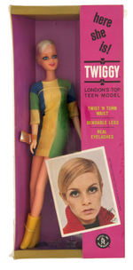 "TWIGGY" BOXED DOLL & FASHIONS SET.