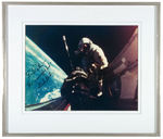 GEMINI 11 ASTRONAUT RICHARD GORDON SIGNED PHOTO DISPLAY.