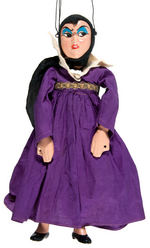 THE QUEEN FROM SNOW WHITE RARE MARIONETTE BY MADAME ALEXANDER.