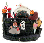 "THE NIGHTMARE BEFORE CHRISTMAS - JACK SKELLINGTON CAPTURES SANTA CLAUS" BOXED SNOWGLOBE.