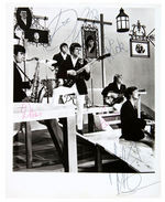 THE DAVE CLARK FIVE SIGNED PUBLICITY PHOTO.