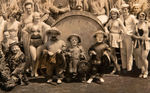 "RINGLING BROTHERS AND BARNUM & BAILEY COMBINED CIRCUS" 1932 CAST PHOTO.