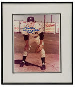 MICKEY MANTLE SIGNED PHOTO DISPLAY.