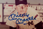 MICKEY MANTLE SIGNED PHOTO DISPLAY.