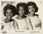 FEMALE R&B GROUP VINTAGE PUBLICITY PHOTO LOT.