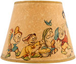 SNOW WHITE AND THE SEVEN DWARFS "DOC" FIGURAL LAMP WITH LAMPSHADE.