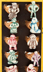 “COMIC STRIP RINGS” COMPLETE SET OF 36 ON STORE DISPLAY CARD.