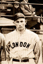 "LONDON B.B.C. SEASON 1924" TEAM PHOTO WITH HOF MEMBER CHARLIE GEHRINGER.