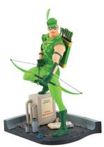 "GREEN ARROW" BOXED DC DIRECT STATUE.