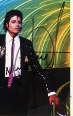 MICHAEL JACKSON SIGNED PHOTO.