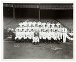 "N.Y. YANKEES WORLD CHAMPIONS 1932" VINTAGE TEAM PHOTO W/RUTH & GEHRIG.