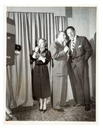 "GEORGE BURNS AND GRACIE ALLEN SHOW" TV DEBUT NEWS SERVICE  PHOTO.