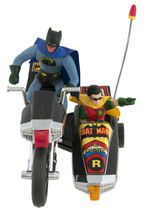 BATMAN & ROBIN BOXED BATTERY-OPERATED MOTORCYCLE.
