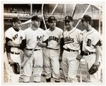 1958 ALL-STAR GAME NEWS SERVICE PHOTO W/HOF'ER MICKEY MANTLE.