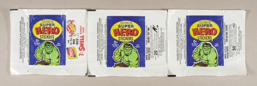 Hake's - MARVEL SUPERHEROES GUM CARD SET/WRAPPERS.