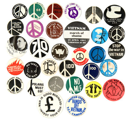 Hake's - COLLECTION OF ENGLISH PEACE SYMBOL AND ANTI-VIETNAM WAR