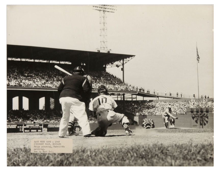 Hake's - SATCHEL PAIGE KC MONARCHS 1943 IMPRESSIVE OVERSIZED PHOTO.