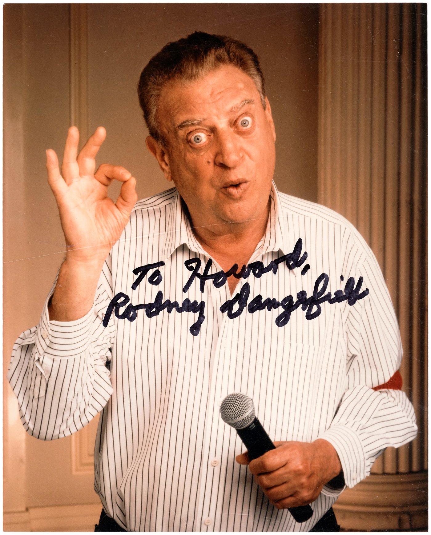 Hake's - RODNEY DANGERFIELD SIGNED TIE & PHOTO.