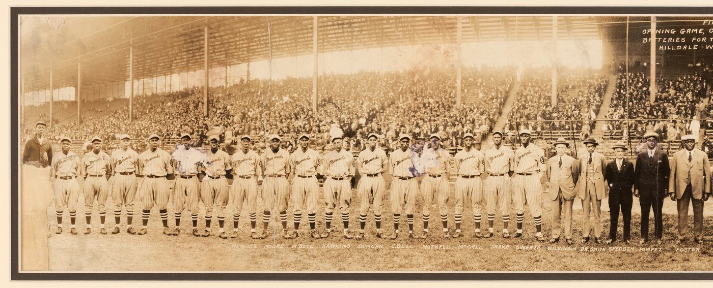 A panoramic team photo of the Negro League Kansas City Monarchs was News  Photo - Getty Images