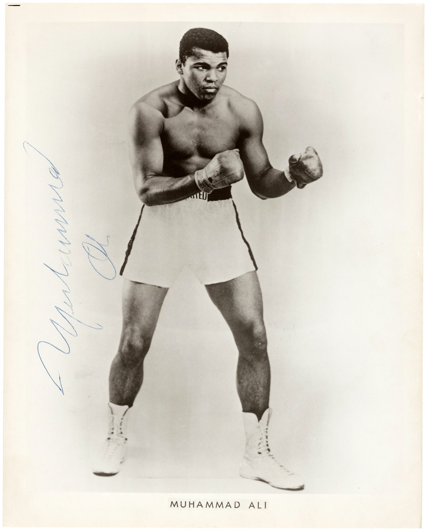 Hake's - MUHAMMAD ALI SIGNED PHOTO.