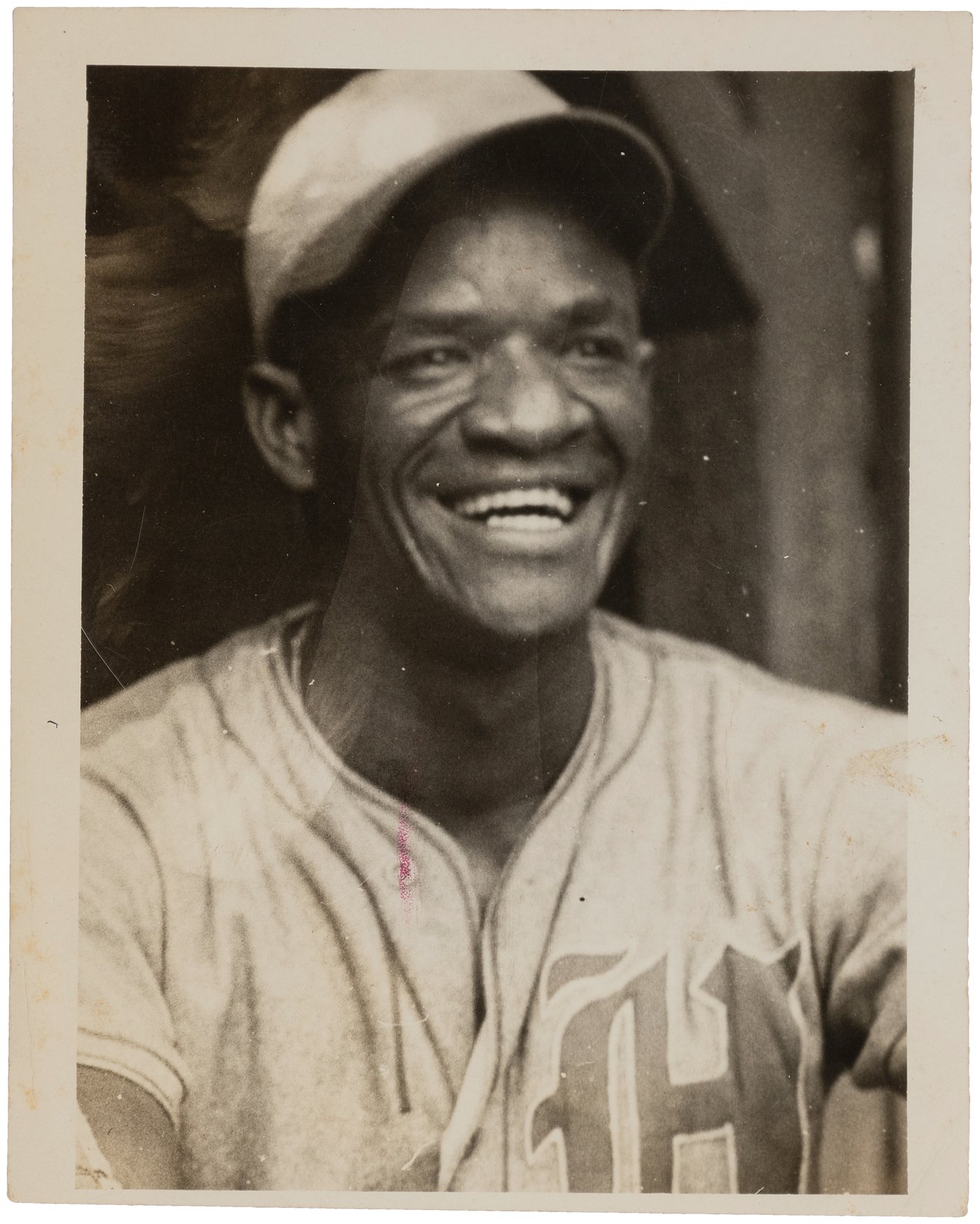 Hake's - C. LATE 1940s MEMPHIS RED SOX PHOTO WITH PEDRO FORMENTAL.